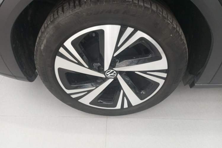 Used Volkswagen ID.6 CROZZ 2022 Long-Range PRO Edition Right Rear Wheel Hub