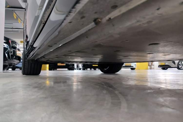 Used Volkswagen ID.6 CROZZ 2022 Long-Range PRO Edition Right Side Sill