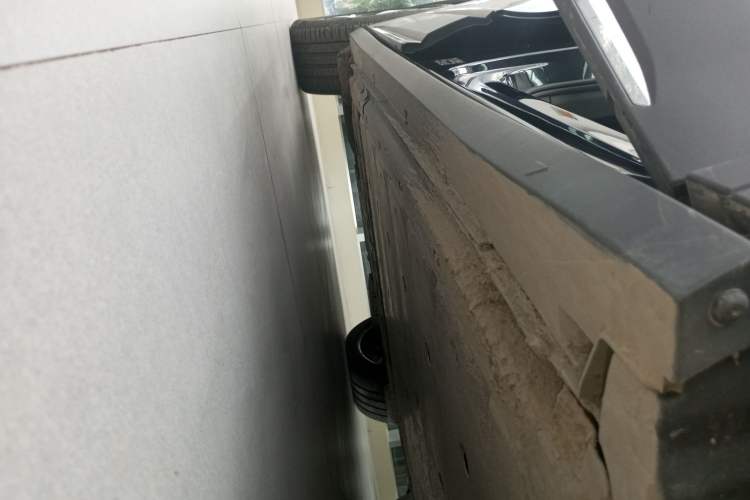 Used Volkswagen ID.6 CROZZ 2022 Long-Range PRO Edition Right Side Sill
