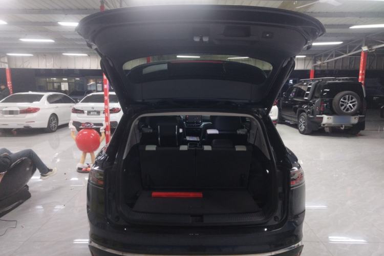 Used Volkswagen ID.6 CROZZ 2022 Long-Range PRO Edition Trunk