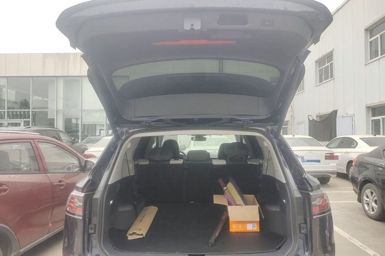 Used Volkswagen ID.6 CROZZ 2022 Long-Range PRO Edition Trunk