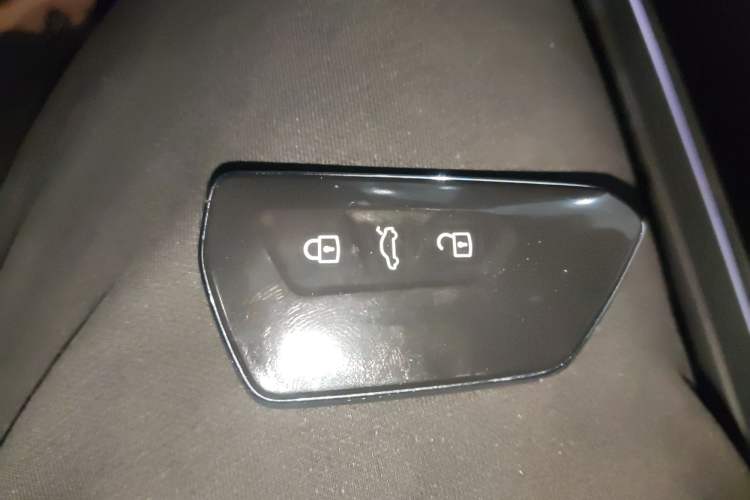 Used Volkswagen ID.6 CROZZ 2022 Long-Range PURE+ Edition Vehicle Key