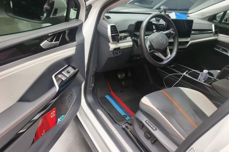 Used Volkswagen ID.6 CROZZ 2022 Long-Range PRO Edition Driver Seat