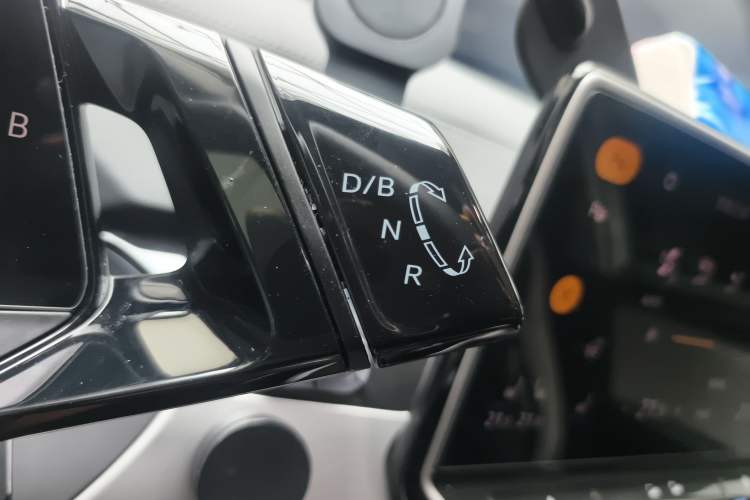 Used Volkswagen ID.6 CROZZ 2022 Long-Range PRO Edition Gear Lever