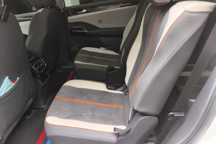 Used Volkswagen ID.6 CROZZ 2022 Long-Range PRO Edition Left Rear Seat
