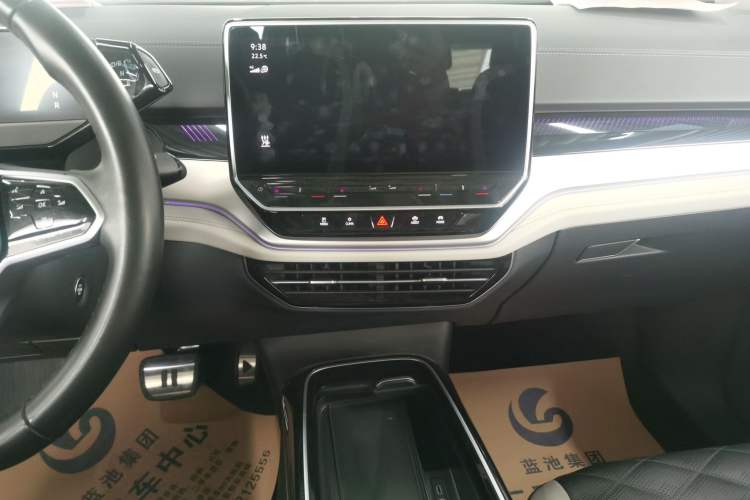 Used Volkswagen ID.6 CROZZ 2022 Long-Range PRO Edition Audio And AC Panel