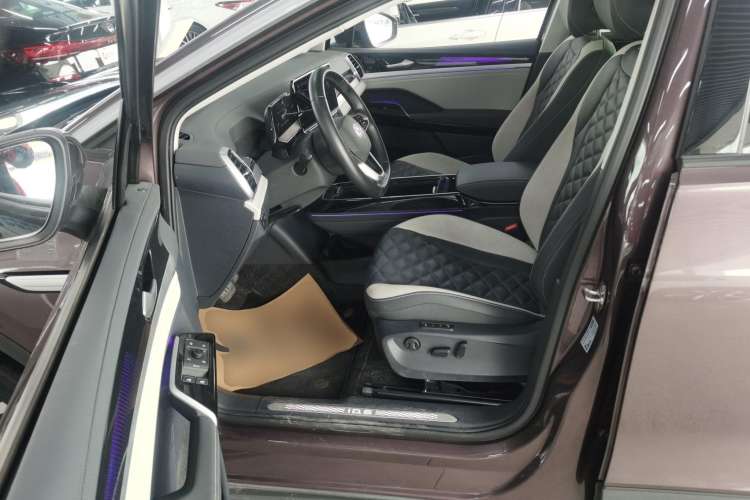 Used Volkswagen ID.6 CROZZ 2022 Long-Range PRO Edition Left Front Seat