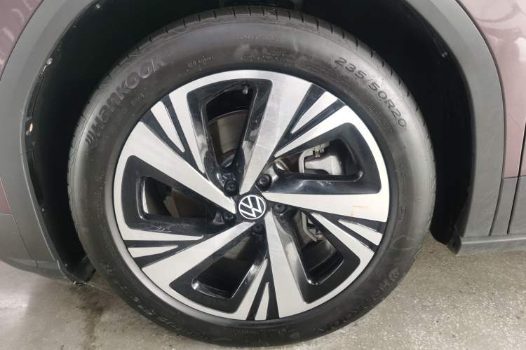 Used Volkswagen ID.6 CROZZ 2022 Long-Range PRO Edition Left Front Wheel Hub
