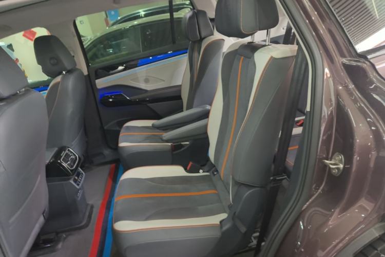 Used Volkswagen ID.6 CROZZ 2022 Long-Range Lite PRO Edition Left Rear Seat