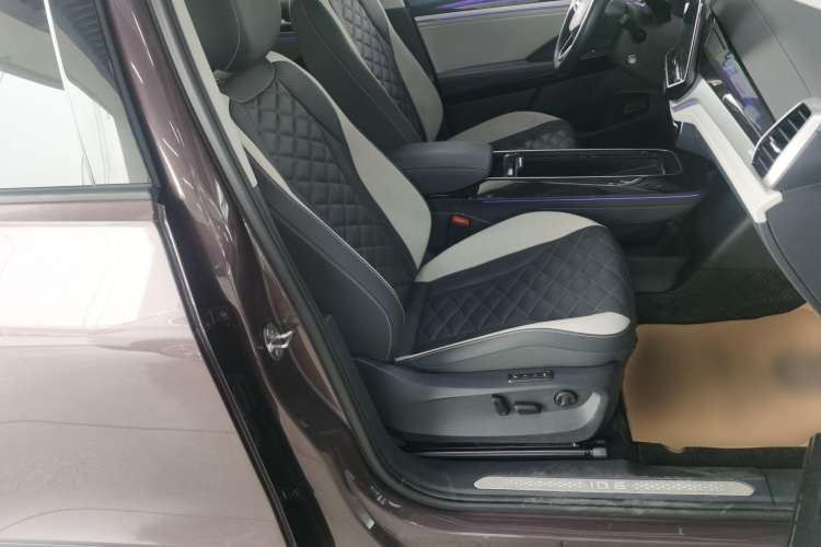 Used Volkswagen ID.6 CROZZ 2022 Long-Range PRO Edition Right Front Seat