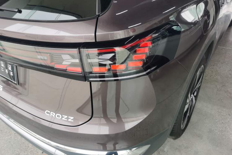 Used Volkswagen ID.6 CROZZ 2022 Long-Range PRO Edition Right Rear Taillight