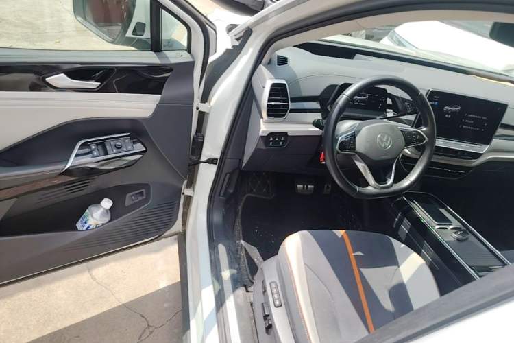 Used Volkswagen ID.6 CROZZ 2022 Long-Range PRO Edition Driver Seat