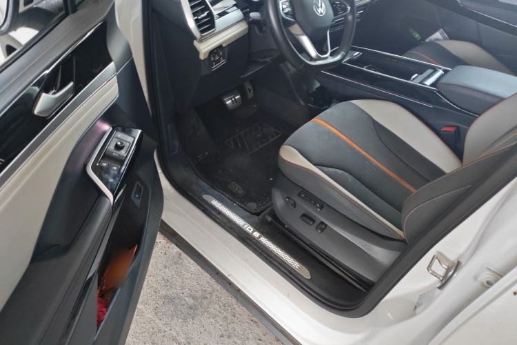 Used Volkswagen ID.6 CROZZ 2022 Long-Range PRO Edition Driver Seat