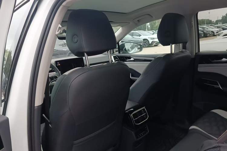 Used Volkswagen ID.6 CROZZ 2022 Long-Range Lite PRO Edition Exterior 10
