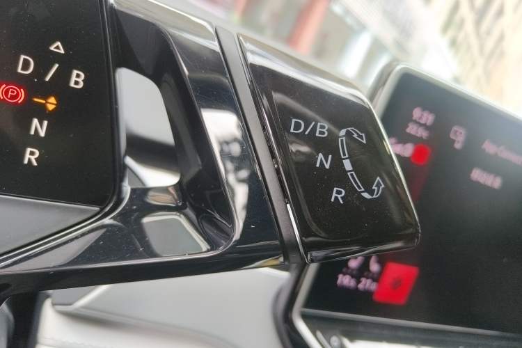 Used Volkswagen ID.6 CROZZ 2022 Long-Range PRO Edition Gear Lever
