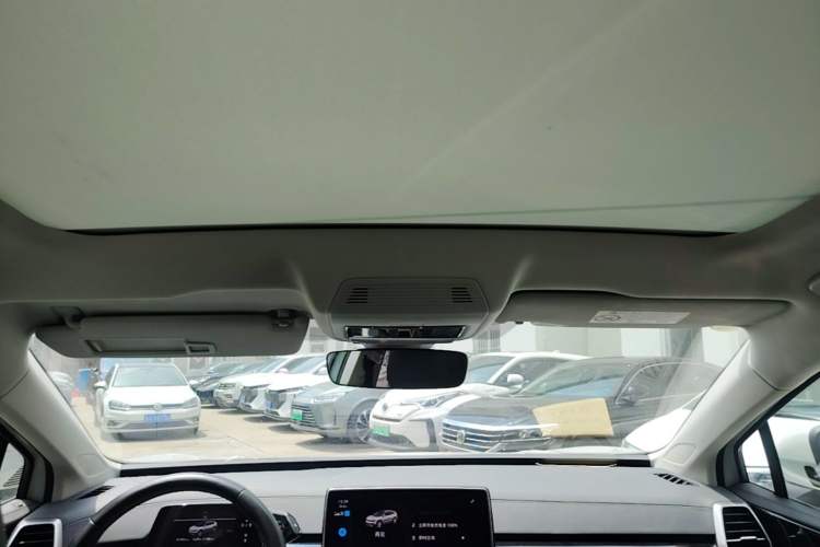 Used Volkswagen ID.6 CROZZ 2022 Long-Range PRO Edition Headliner