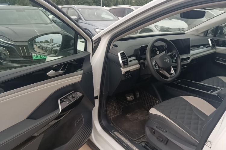 Used Volkswagen ID.6 CROZZ 2022 Long-Range Lite PRO Edition Interior 2