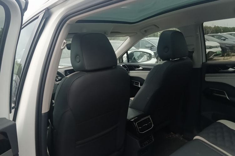 Used Volkswagen ID.6 CROZZ 2022 Long-Range Lite PRO Edition Interior 3