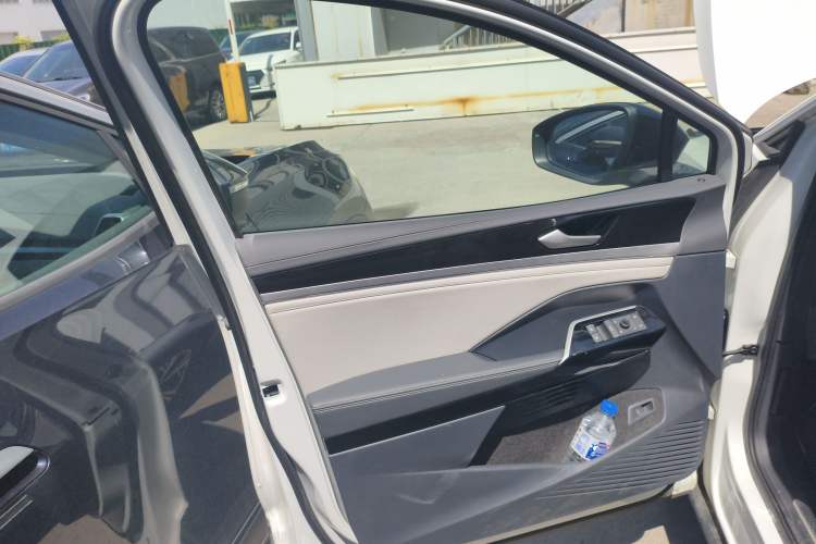Used Volkswagen ID.6 CROZZ 2022 Long-Range PRO Edition Left Front Door Interior