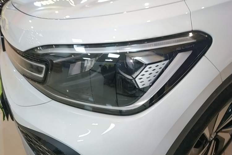 Used Volkswagen ID.6 CROZZ 2022 Long-Range PURE+ Edition Left Front Headlight
