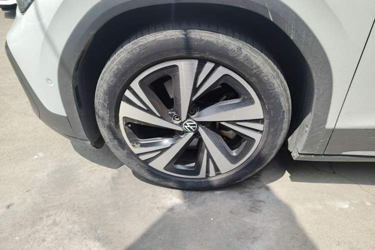Used Volkswagen ID.6 CROZZ 2022 Long-Range PRO Edition Left Front Wheel Hub