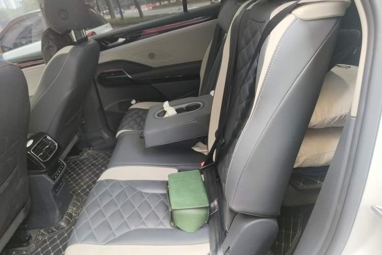 Used Volkswagen ID.6 CROZZ 2022 Long-Range PRO Edition Left Rear Seat