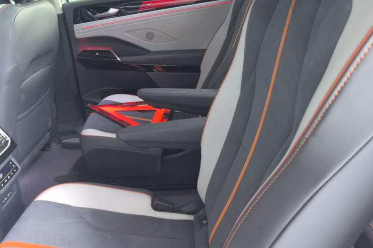 Used Volkswagen ID.6 CROZZ 2022 Long-Range PRO Edition Left Rear Seat