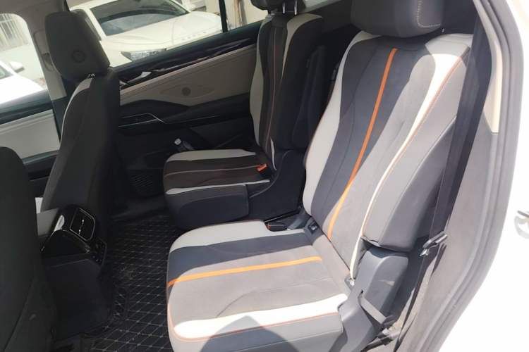 Used Volkswagen ID.6 CROZZ 2022 Long-Range PRO Edition Left Rear Seat