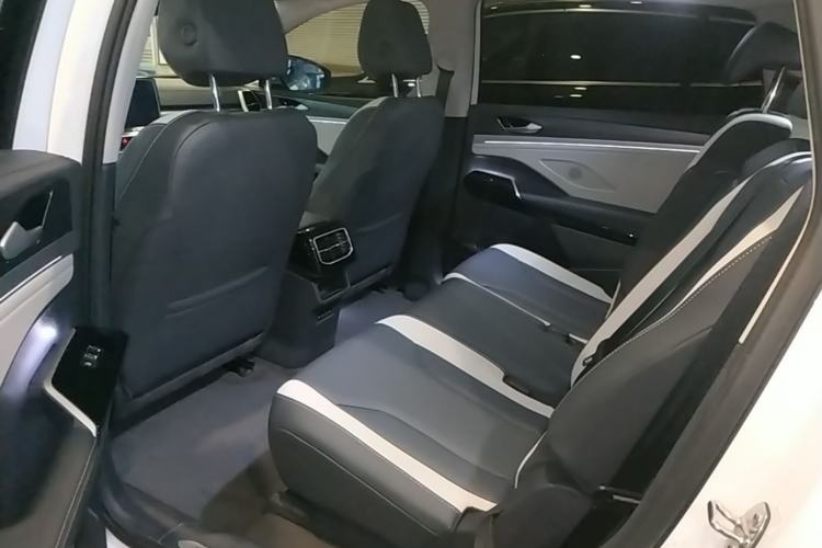 Used Volkswagen ID.6 CROZZ 2022 Long-Range PURE+ Edition Left Rear Seat