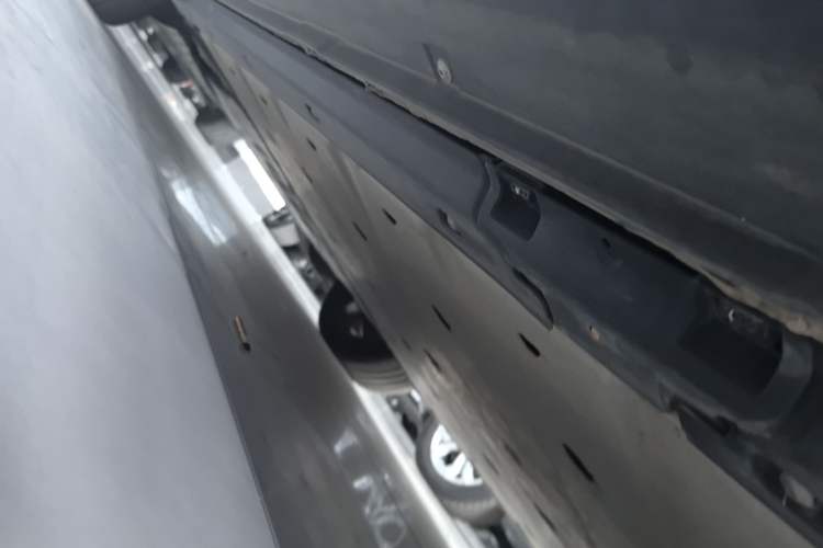 Used Volkswagen ID.6 CROZZ 2022 Long-Range PRO Edition Left Side Sill