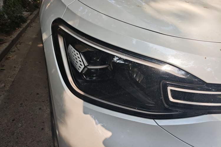 Used Volkswagen ID.6 CROZZ 2022 Long-Range PRO Edition Right Front Headlight