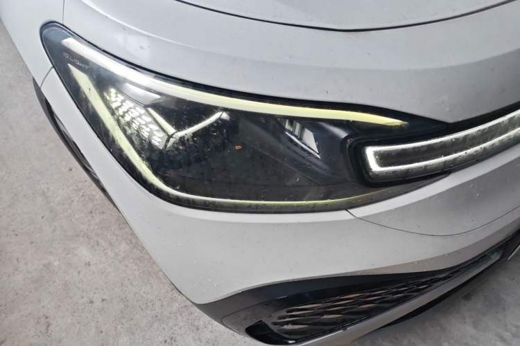 Used Volkswagen ID.6 CROZZ 2022 Long-Range PRO Edition Right Front Headlight