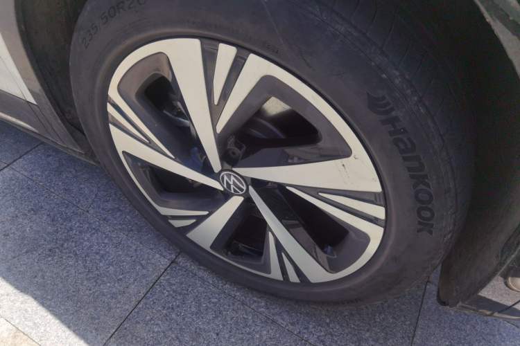 Used Volkswagen ID.6 CROZZ 2022 Long-Range PRO Edition Right Front Wheel Hub