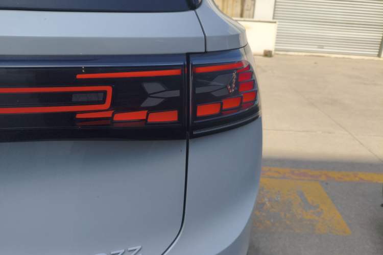 Used Volkswagen ID.6 CROZZ 2022 Long-Range PRO Edition Right Rear Taillight
