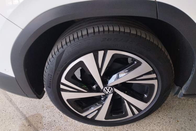 Used Volkswagen ID.6 CROZZ 2022 Long-Range PRO Edition Right Rear Wheel Hub