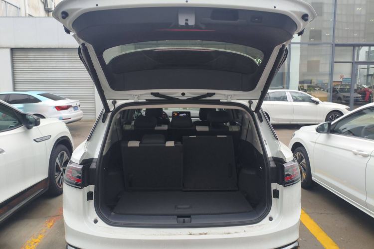 Used Volkswagen ID.6 CROZZ 2022 Long-Range PRO Edition Trunk