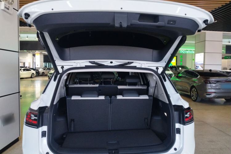 Used Volkswagen ID.6 CROZZ 2022 Long-Range PRO Edition Trunk