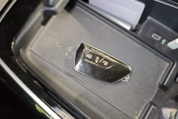 Used Volkswagen ID.6 CROZZ 2022 Long-Range PRO Edition Vehicle Key