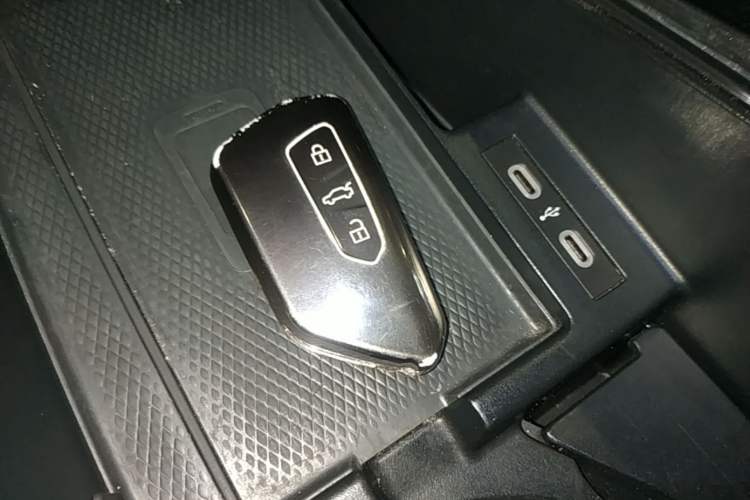 Used Volkswagen ID.6 CROZZ 2022 Long-Range PURE+ Edition Vehicle Key