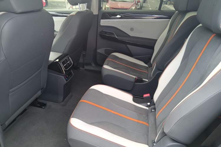 Used Volkswagen ID.6 CROZZ 2022 Long-Range PRO Edition Left Rear Seat