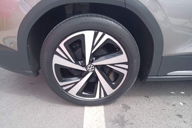 Used Volkswagen ID.6 CROZZ 2022 Long-Range PRO Edition Right Rear Wheel Hub