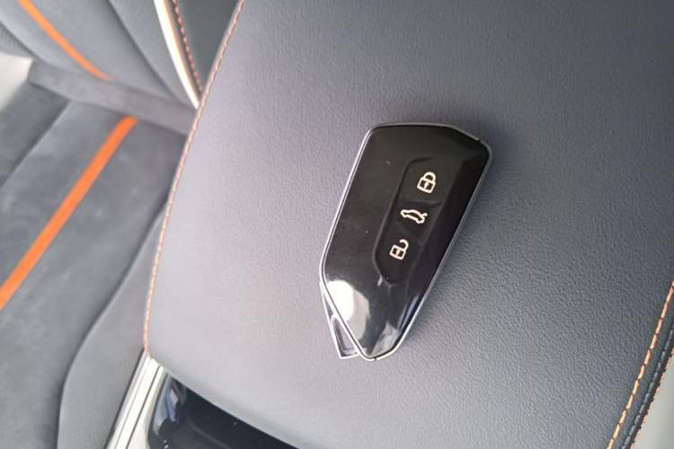 Used Volkswagen ID.6 CROZZ 2022 Long-Range PRO Edition Vehicle Key