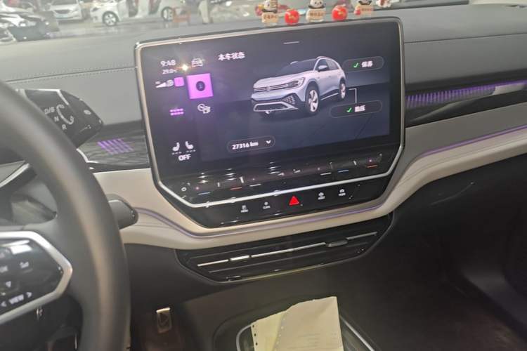 Used Volkswagen ID.6 CROZZ 2024 Facelifted PRO Audio And AC Panel