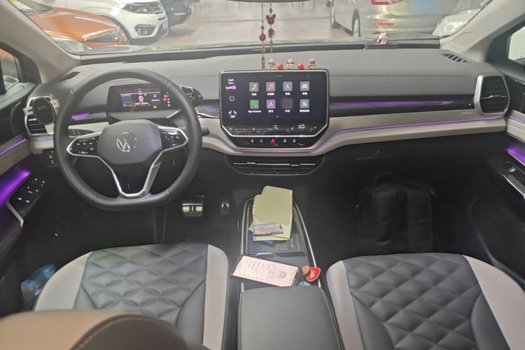 Used Volkswagen ID.6 CROZZ 2024 Facelifted PRO Center Console