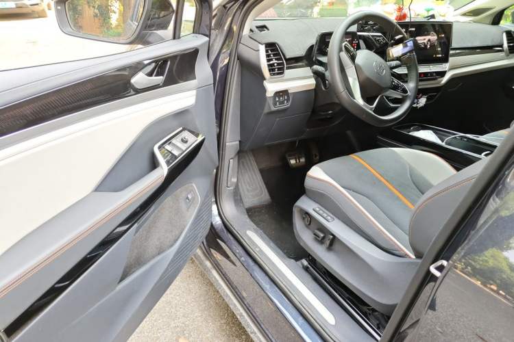 Used Volkswagen ID.6 CROZZ 2024 PRIME Driver Seat