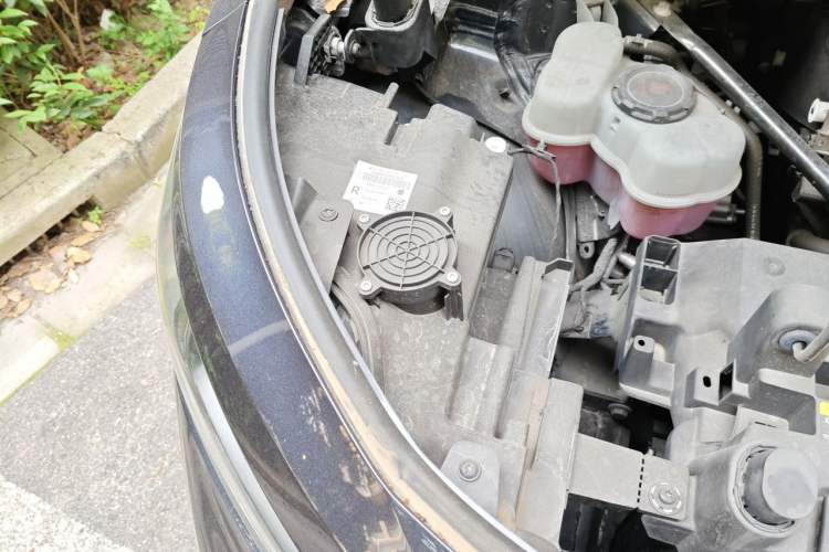 Used Volkswagen ID.6 CROZZ 2024 PRIME Engine Bay Right