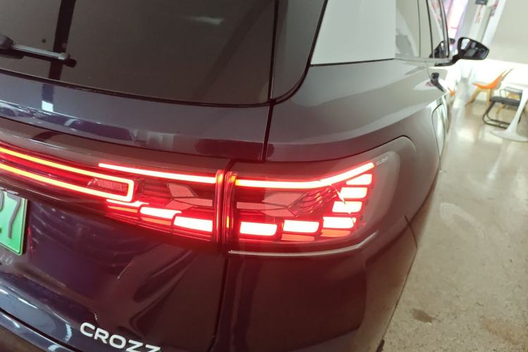 Used Volkswagen ID.6 CROZZ 2024 PRO Model Exterior 6