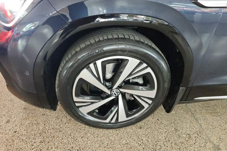 Used Volkswagen ID.6 CROZZ 2024 PRO Model Exterior 7