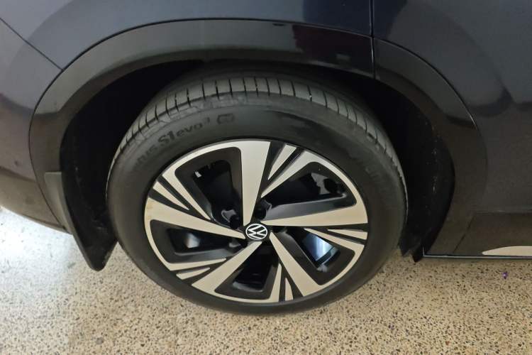 Used Volkswagen ID.6 CROZZ 2024 PRO Model Exterior 8