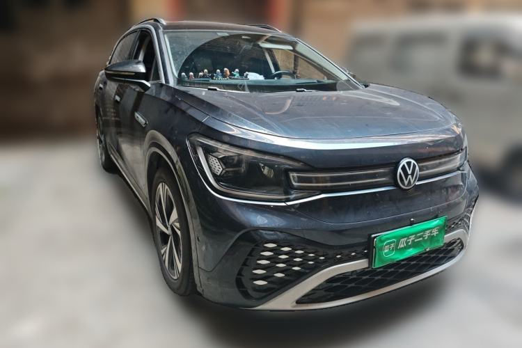 Used Volkswagen ID.6 CROZZ 2024 PRO Model Front Right 45 Deg